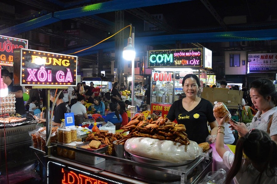 Gia Lai: Phố ẩm thực Diên Hồng - không gian trải nghiệm hấp dẫn về đêm  - ảnh 6