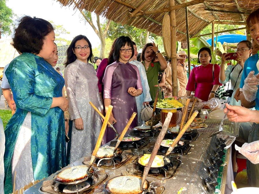 Gia Lai: Rộn ràng sắc vị Ngày hội bánh truyền thống  - ảnh 1