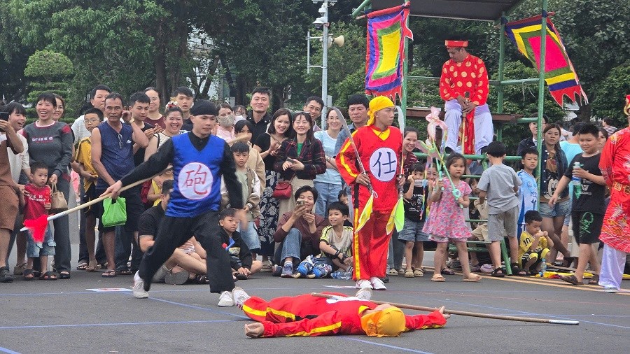 Gia Lai: Hấp dẫn màn biểu diễn võ thuật “Hào khí Tây Sơn” kết hợp Cờ người - ảnh 3