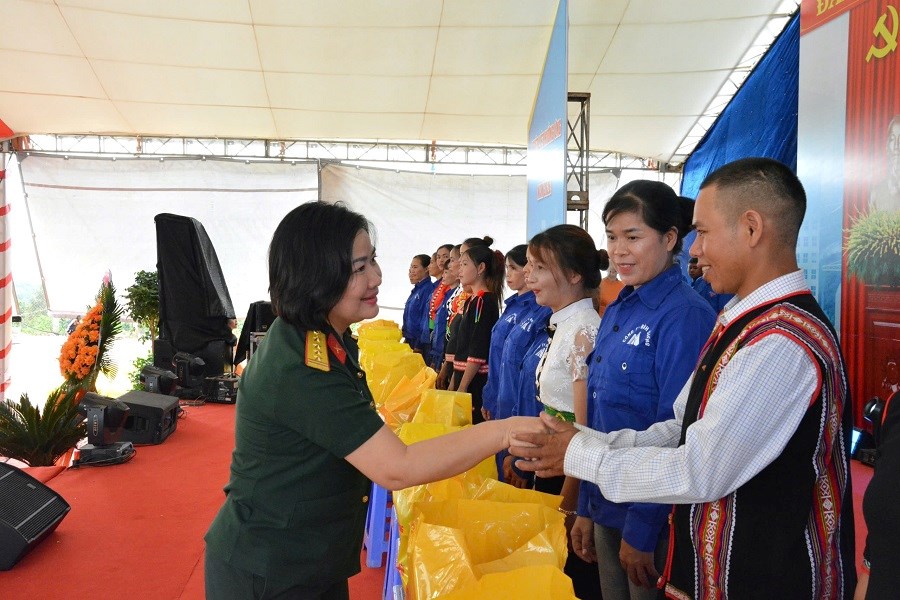 Binh đoàn 15 phát động Tháng Công nhân và hưởng ứng Tháng hành động về An toàn, vệ sinh lao động  - ảnh 3