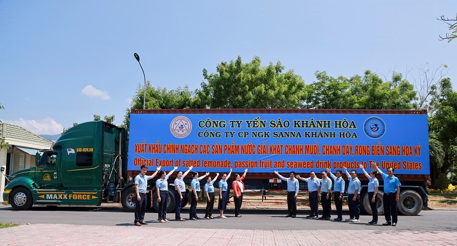 Sanna Khánh Hòa xuất khẩu lô hàng nước giải khát đầu tiên sang Hoa Kỳ - ảnh 1