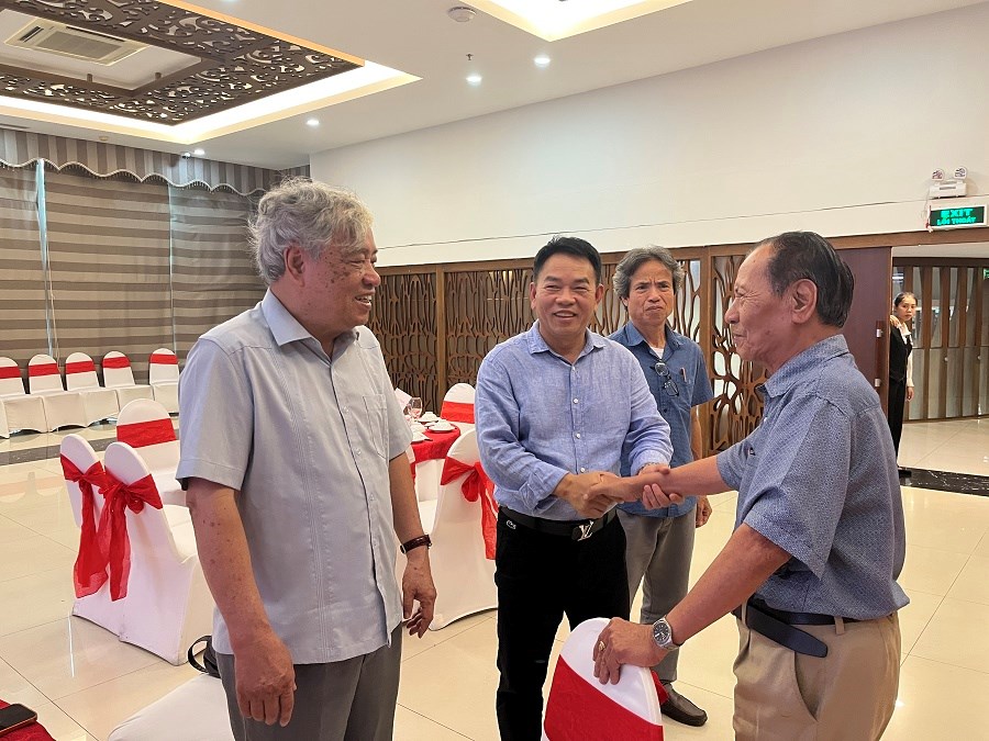 Gặp gỡ tác giả bức ảnh “Xe tăng tiến vào Dinh Độc lập” trưa ngày 30.4.1975 - ảnh 2