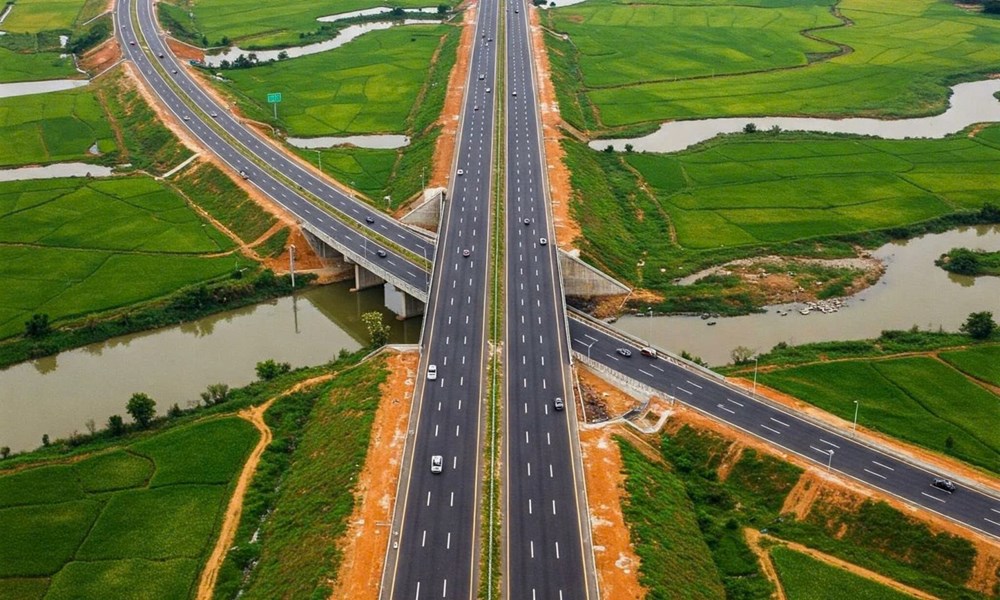 Gia Lai: Tăng tốc hiện thực hóa mục tiêu trung tâm logistics Tây Nguyên - ảnh 1