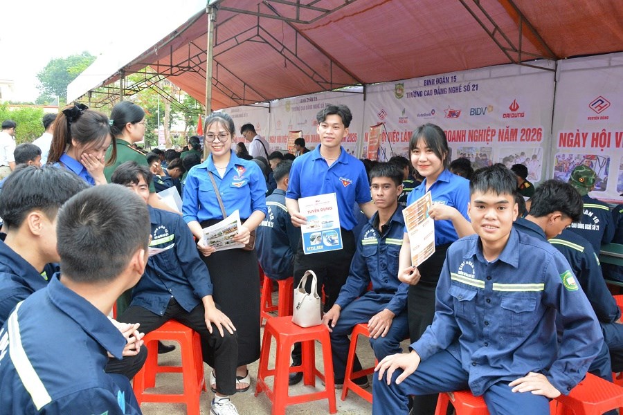 Gia Lai: Ngày hội việc làm kết nối sinh viên với doanh nghiệp - ảnh 4