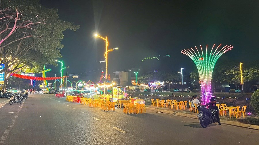 Gia Lai: Phố đêm Chợ Nhỏ phường Pleiku loay hoay tìm sức hút - ảnh 2