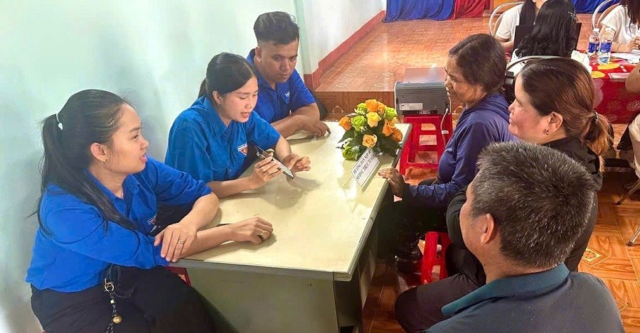 Gia Lai: Tuyên truyền thủ tục hành chính và chuyển đổi số từ cơ sở - ảnh 2