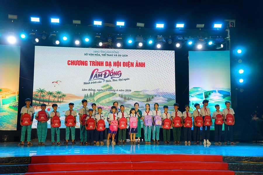 “Dạ hội điện ảnh” lan tỏa vẻ đẹp biển đảo Phú Quý - ảnh 5