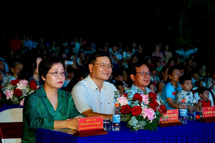 “Dạ hội điện ảnh” lan tỏa vẻ đẹp biển đảo Phú Quý - ảnh 2