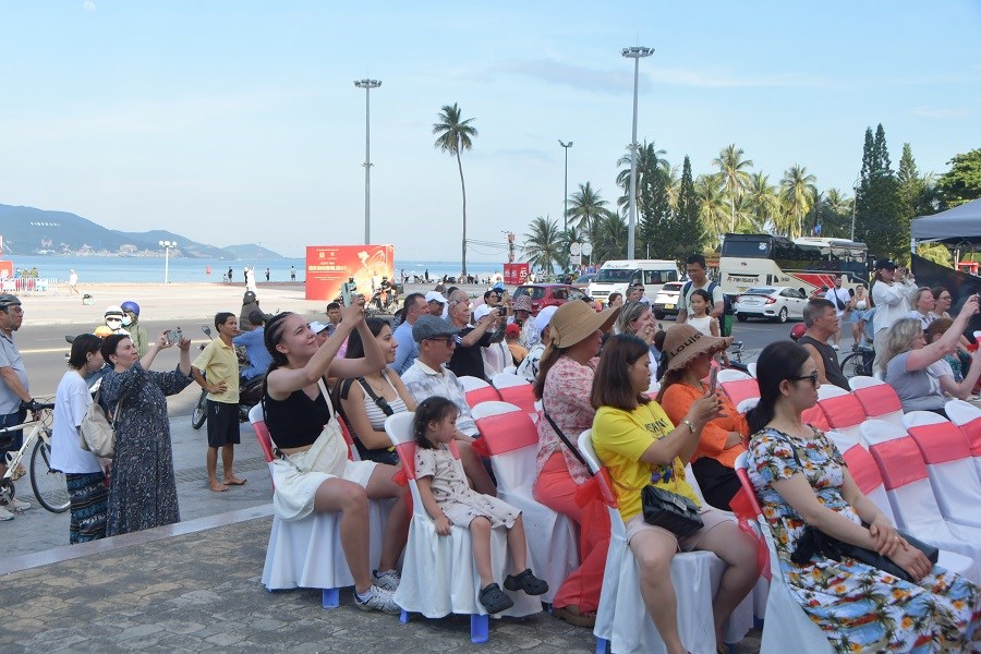Sôi nổi chương trình Giao lưu nghệ thuật “Niềm vui gia đình”  - ảnh 8