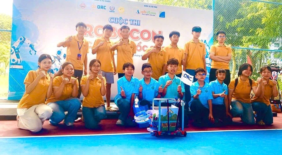 Ươm mầm đam mê công nghệ cho học sinh - ảnh 3
