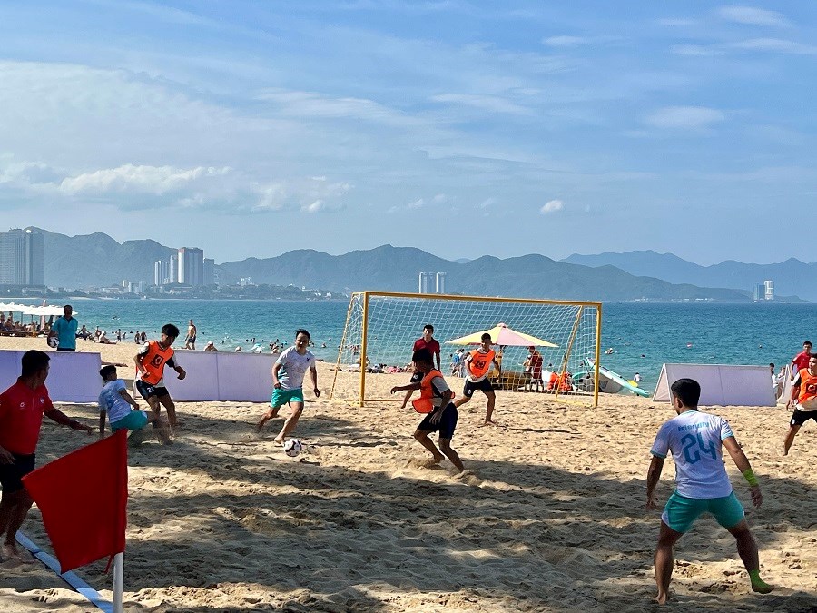 Khánh Hòa: Khai mạc Giải bóng đá bãi biển năm 2026 - ảnh 2