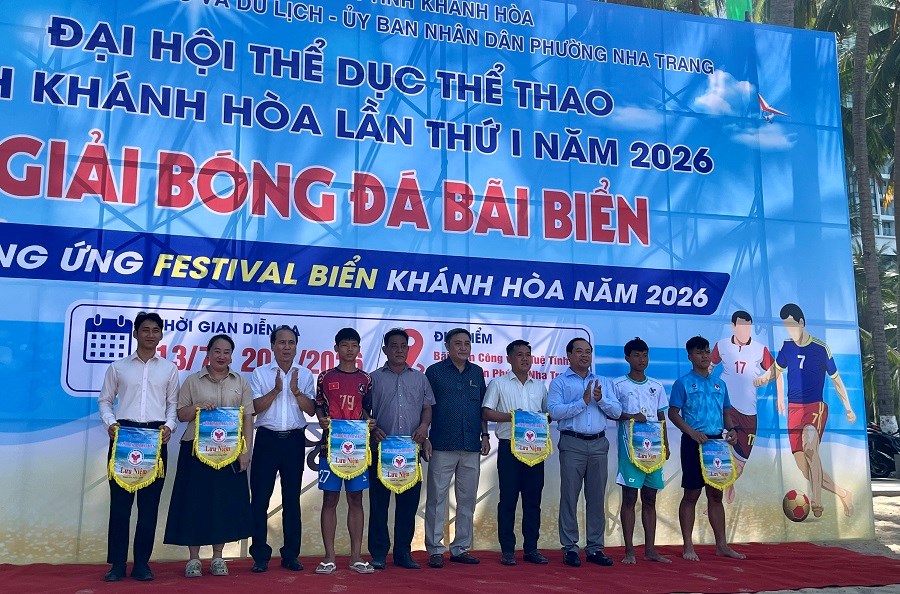 Khánh Hòa: Khai mạc Giải bóng đá bãi biển năm 2026 - ảnh 1