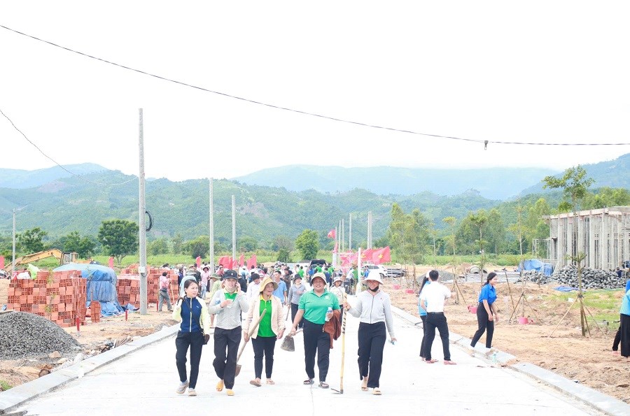 Kiến tạo mái ấm mới cho người dân vùng thiên tai Ia Hiao - ảnh 2