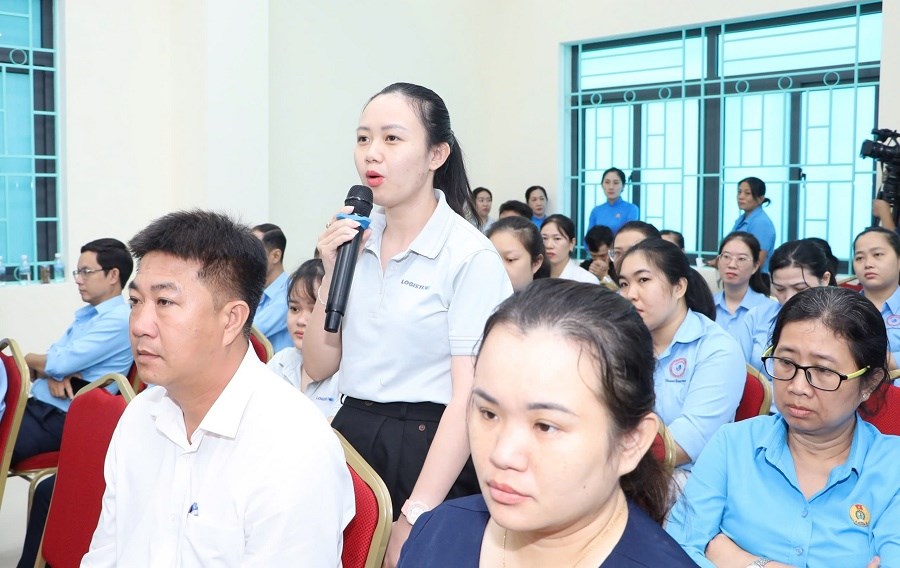Lãnh đạo tỉnh Khánh Hòa gặp gỡ, đối thoại với đoàn viên, người lao động - ảnh 4