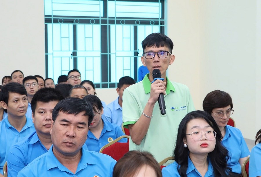 Lãnh đạo tỉnh Khánh Hòa gặp gỡ, đối thoại với đoàn viên, người lao động - ảnh 5