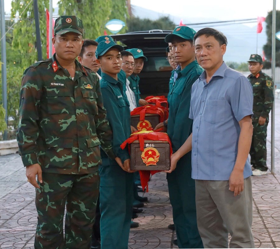 Ngược rừng đưa các liệt sĩ về với đồng đội - ảnh 3