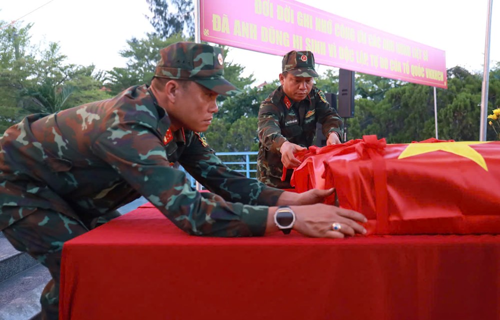 Ngược rừng đưa các liệt sĩ về với đồng đội - ảnh 10