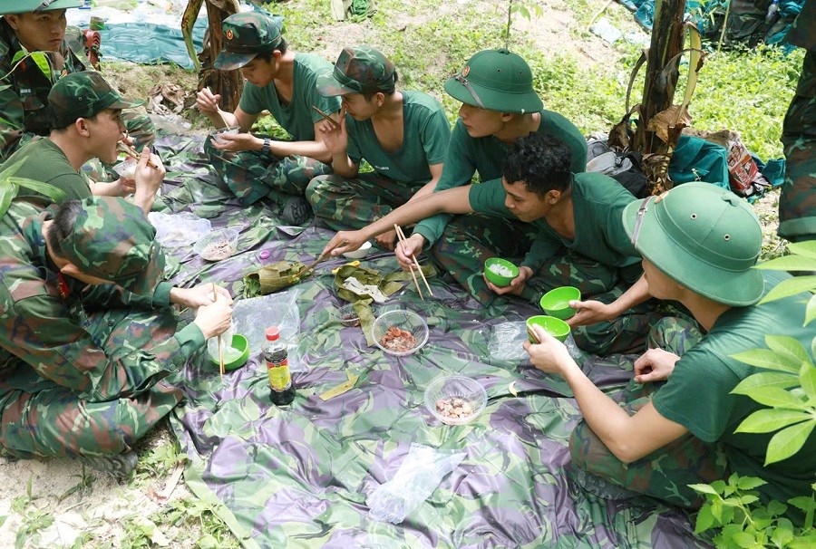Ngược rừng đưa các liệt sĩ về với đồng đội - ảnh 12