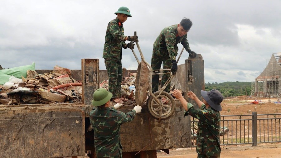 Gia Lai: Binh đoàn 15 chung sức hoàn thiện ngôi trường vùng biên - ảnh 5