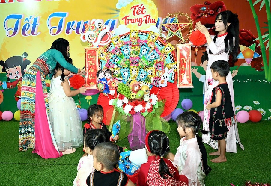  Mùa trăng đong đầy yêu thương nơi biên giới - ảnh 5