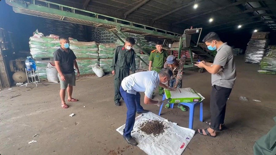 Đắk Lắk: Quyết liệt ngăn chặn hàng giả, bảo vệ bản quyền - ảnh 2
