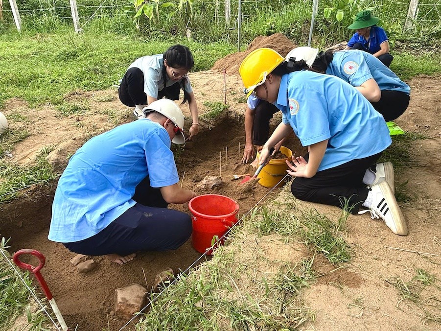 Chạm vào lịch sử từ những dấu tích khảo cổ - ảnh 6