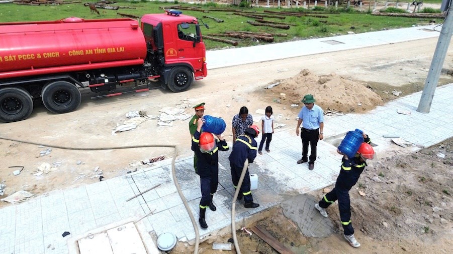 Những chuyến xe đặc biệt đến khu tái định cư Ia Tul - ảnh 2