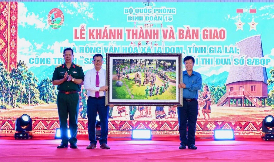 Gia Lai: Thắp sáng vùng biên từ những công trình nghĩa tình quân dân - ảnh 2