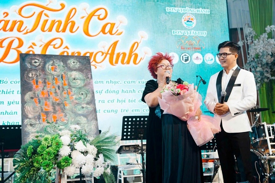 Từ giai điệu yêu thương đến những trang sách giàu tri thức - ảnh 1