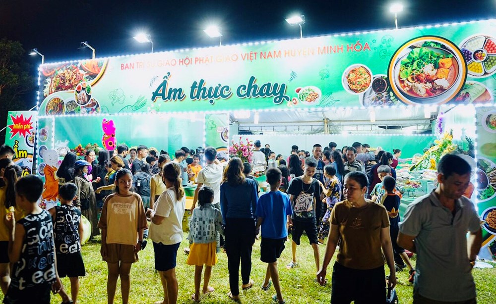 Thưởng thức ẩm thực tại Hội Rằm tháng ba Minh Hóa - ảnh 4
