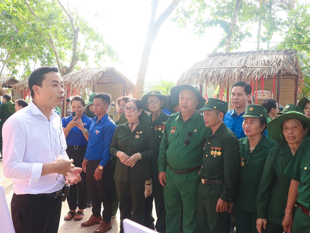 Trưng bày 80 hình ảnh, tư liệu lịch sử về đường Trường Sơn - ảnh 3