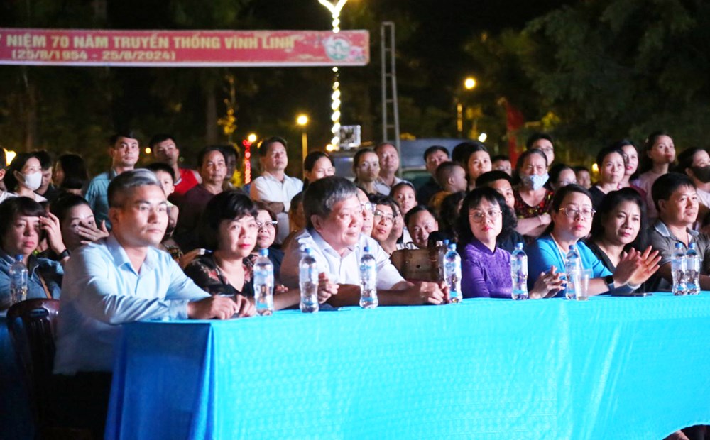 Chương trình nghệ thuật “Khát vọng hoà bình” trên miền đất lửa - ảnh 4