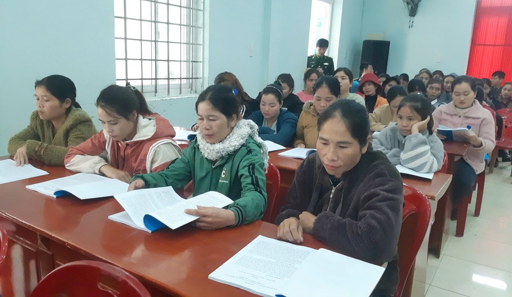 Phổ biến kiến thức pháp luật cho đồng bào vùng biên giới - ảnh 1