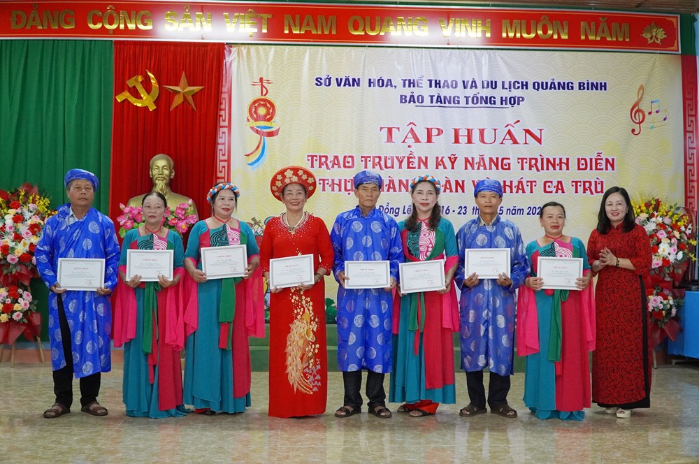 Trao truyền kỹ năng trình diễn, thực hành đàn và hát ca trù - ảnh 4