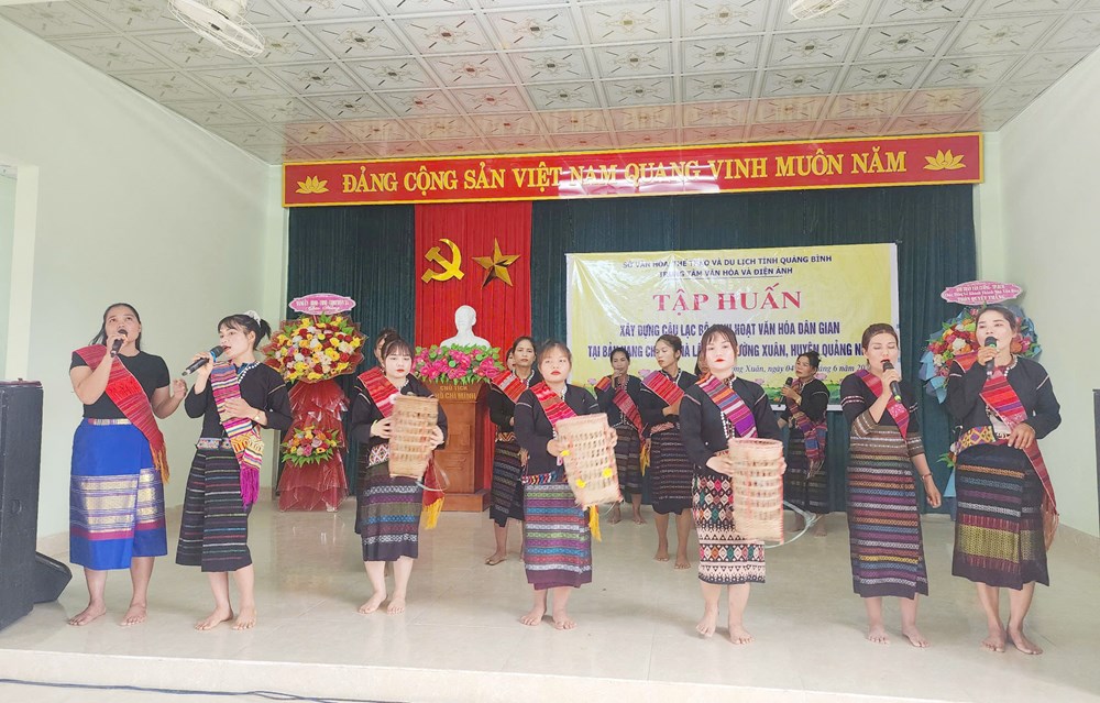 Gìn giữ bản sắc văn hoá Bru - Vân Kiều ở bản Hang Chuồn - Nà Lâm - ảnh 1