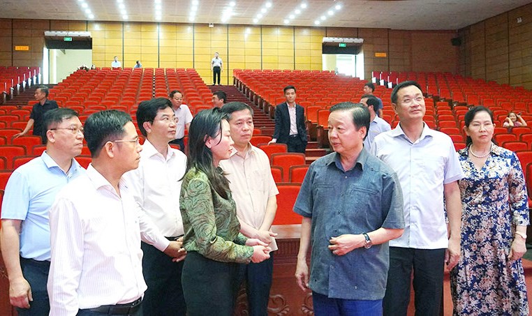 Sẵn sàng cho lễ công bố tỉnh Quảng Trị mới - ảnh 2