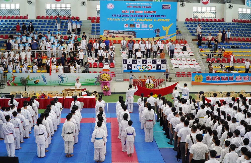 600 võ sinh Karate tranh tài 75 bộ huy chương - ảnh 1