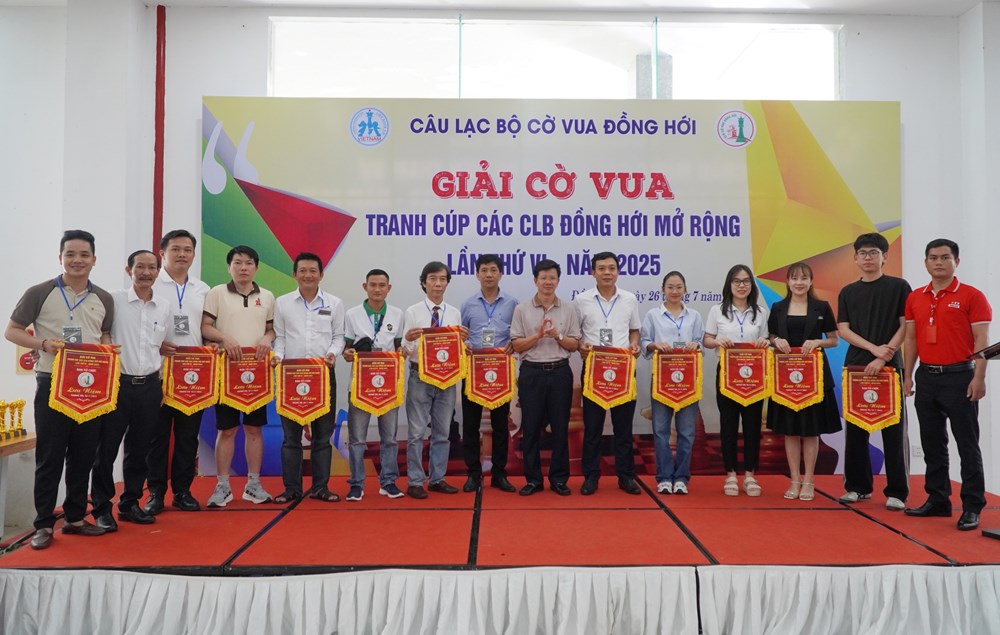 400 kỳ thủ cùng tranh tài tại Giải Cờ vua tranh cúp các CLB Đồng Hới mở rộng lần thứ 6 - ảnh 1