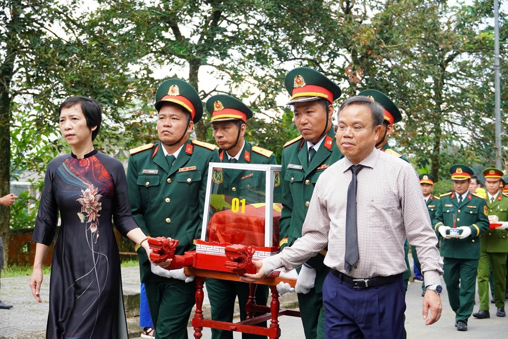 Trang trọng lễ truy điệu và an táng 14 hài cốt liệt sĩ tại đất lửa Khe Sanh - ảnh 2
