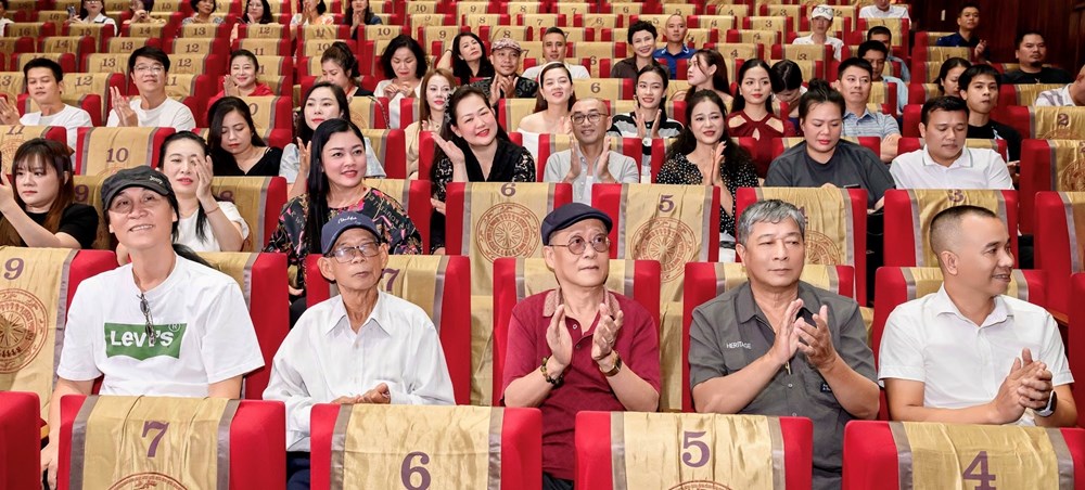 Nhà hát Múa rối Thăng Long: Lan tỏa nghĩa tình trong ngày kỷ niệm 56 năm thành lập - ảnh 2