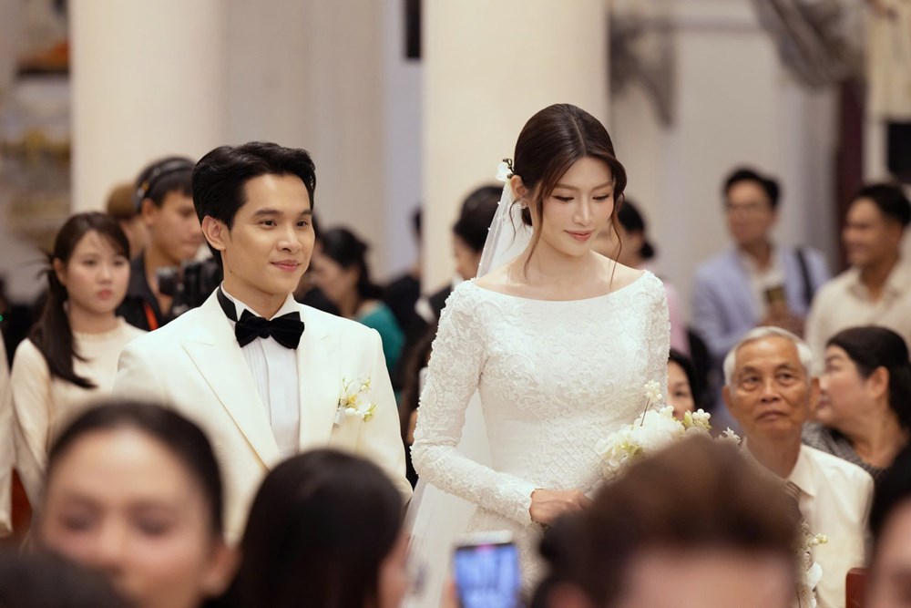 Á hậu Chế Nguyễn Quỳnh Châu chính thức làm dâu hào môn - ảnh 1
