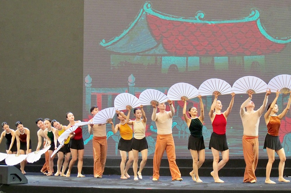 Hơi thở nghệ thuật tại Triển lãm mùa Thu lần thứ nhất - năm 2025 - ảnh 17