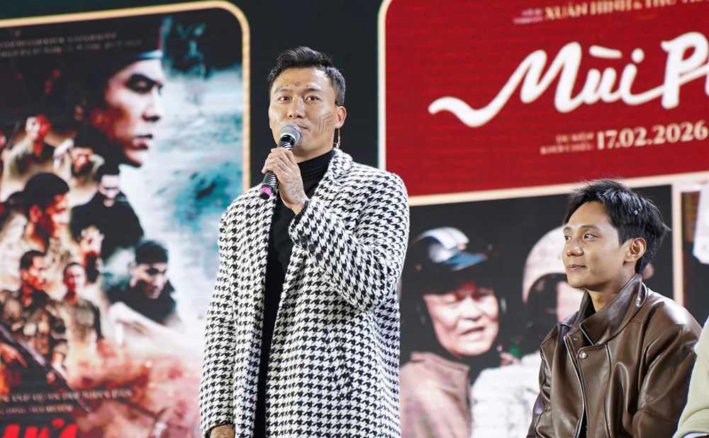 Đoàn phim “Mưa Đỏ”, “Tử chiến trên không” và “Mùi Phở” hội ngộ khán giả tại Hội chợ mùa Thu - ảnh 9