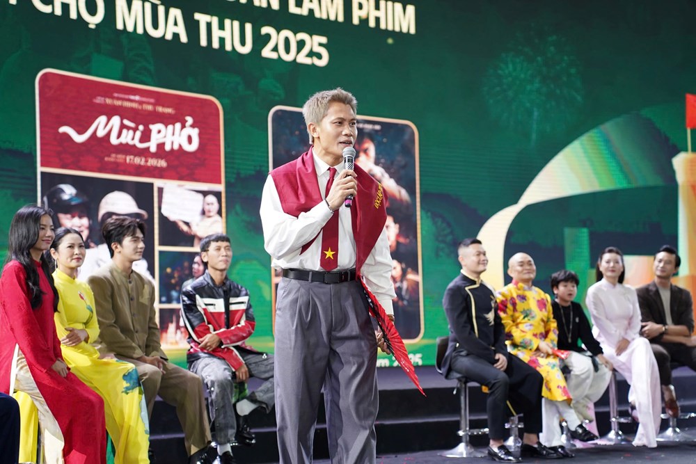 Đoàn phim “Mưa Đỏ”, “Tử chiến trên không” và “Mùi Phở” hội ngộ khán giả tại Hội chợ mùa Thu - ảnh 7
