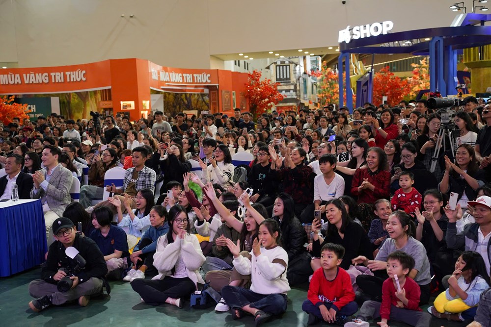 Đoàn phim “Mưa Đỏ”, “Tử chiến trên không” và “Mùi Phở” hội ngộ khán giả tại Hội chợ mùa Thu - ảnh 14