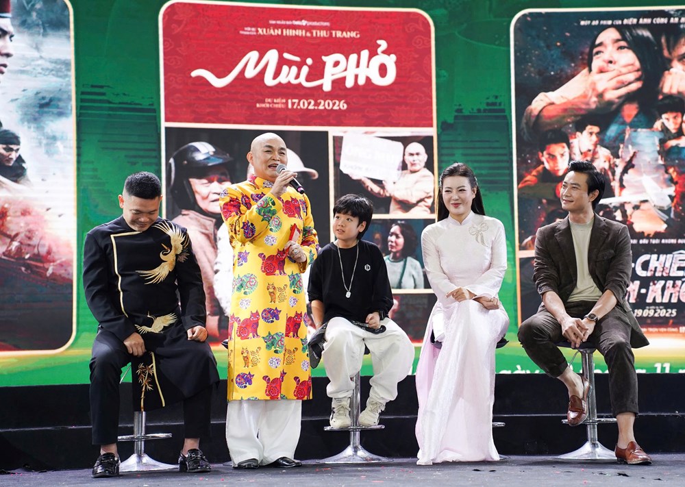 Đoàn phim “Mưa Đỏ”, “Tử chiến trên không” và “Mùi Phở” hội ngộ khán giả tại Hội chợ mùa Thu - ảnh 6