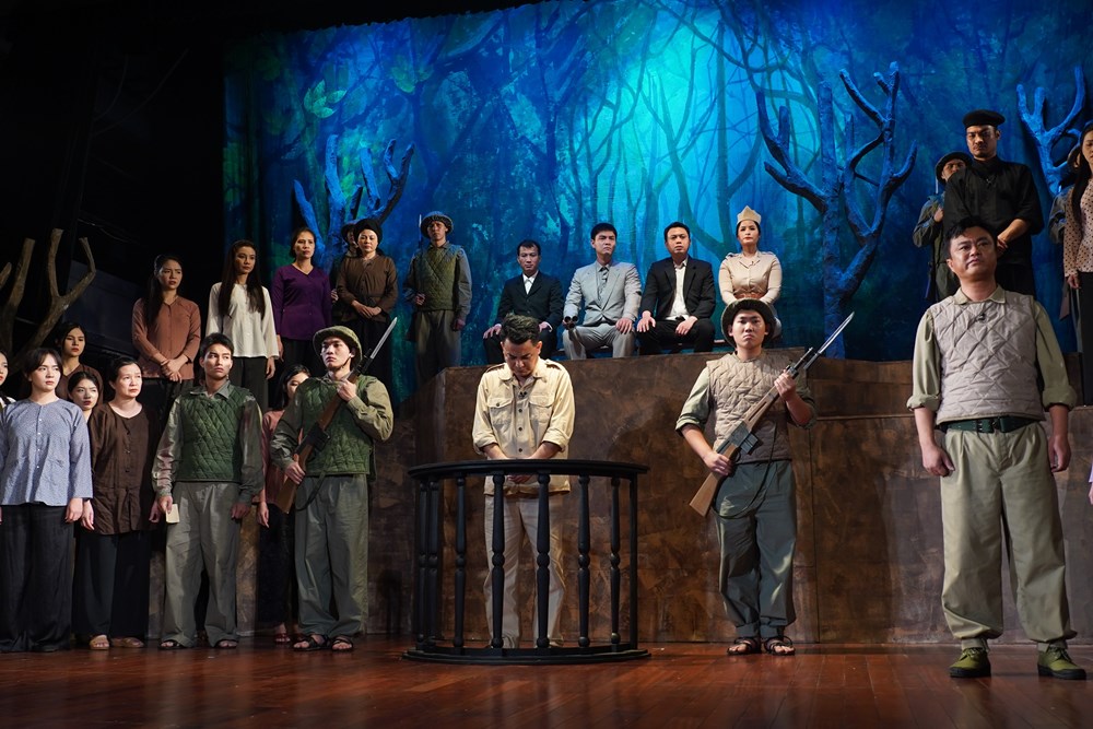 Âm vang người lính - Bản hùng ca đánh thức niềm tự hào sân khấu Việt - ảnh 2