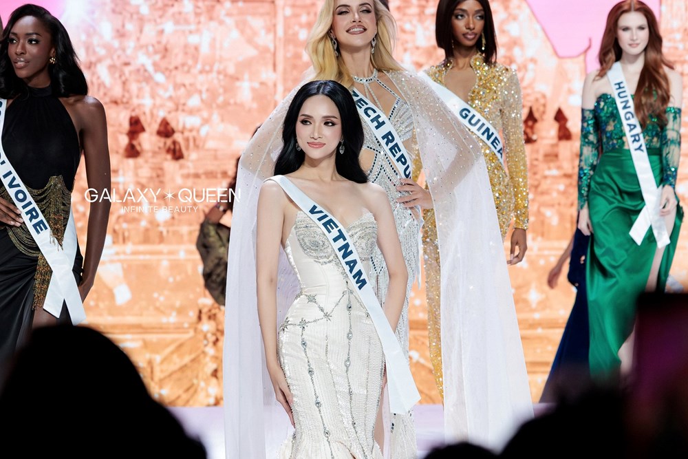 “Choáng” với loạt trang phục Hương Giang mang đến Miss Universe 2025 - ảnh 9