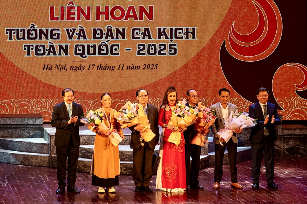 Khai mạc Liên hoan Tuồng và Dân ca kịch toàn quốc 2025 - ảnh 1