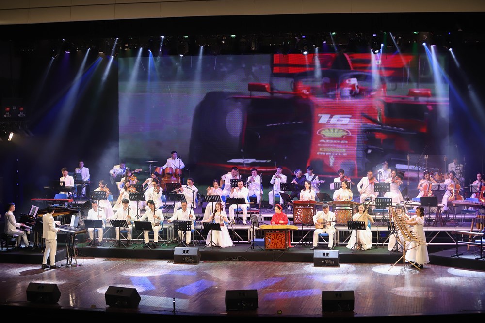 Nghệ sĩ Việt “tái tạo” sắc màu âm nhạc truyền ​thống - ảnh 1